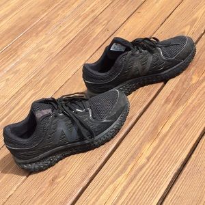 new balance slip resistant shoes